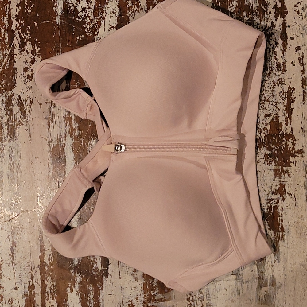 Nwot Light pink sports bra